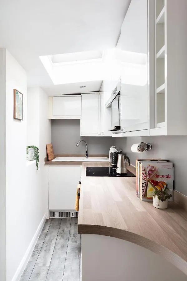 Artist Retreat Apartment Brighton